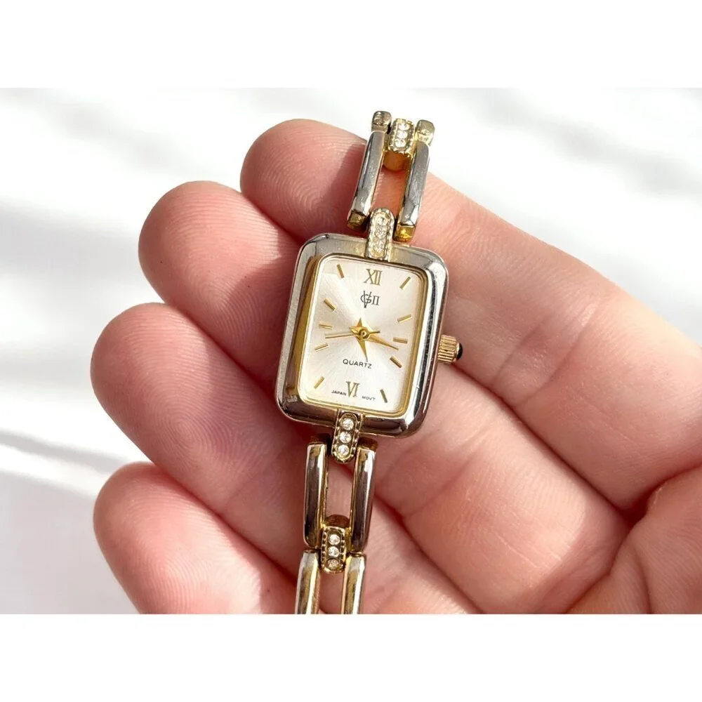 Gloria Vanderbilt GV II Gold T Ladies Vintage Wristwatch - 16mm - WORKS!